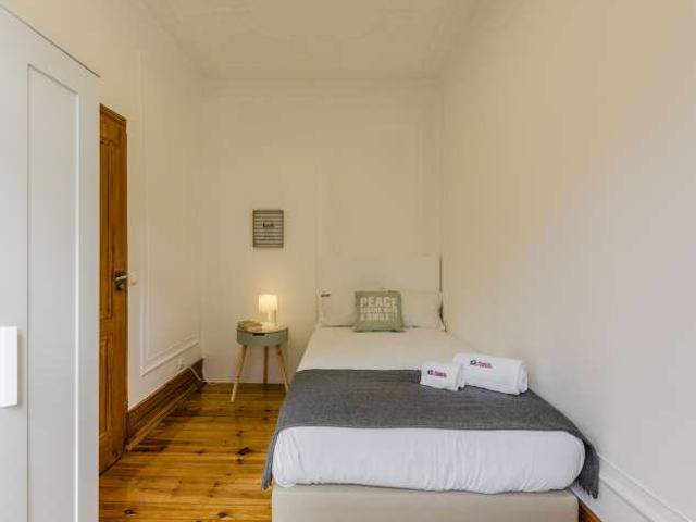 Quarto para alugar em residência com 5 quartos no centro de Lisboa