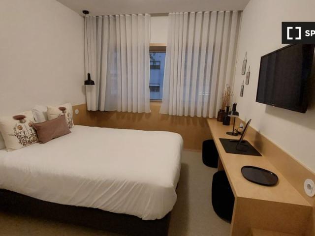 Quarto para alugar numa Guest House no Porto, Portugal
