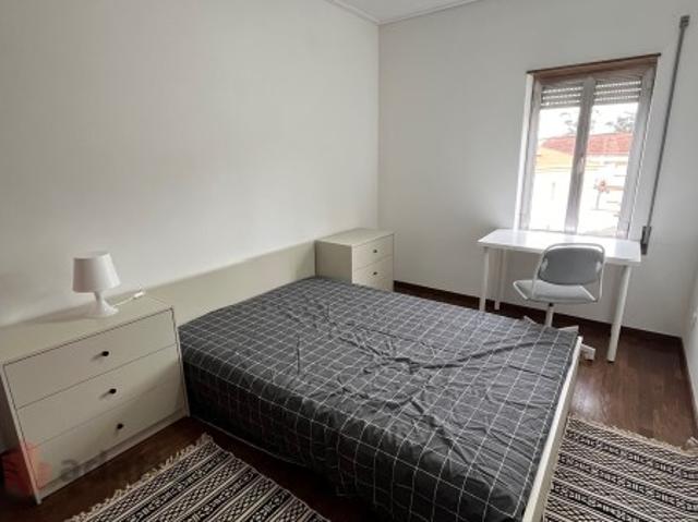 Quarto para Arrendamento disponível. Perto ISCAC, ESAC, Escola Superior de Tecnologia da Saúde de Coimbra e Escola Superior de Enfermagem de Coimbra Polo B