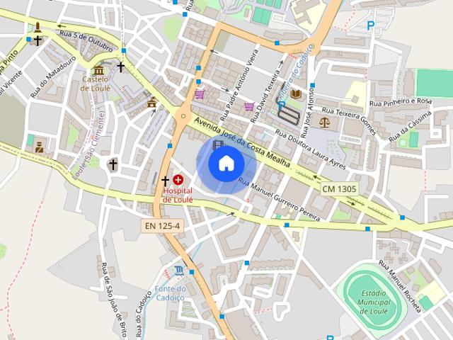 Quarto para rapariga no centro de Loule