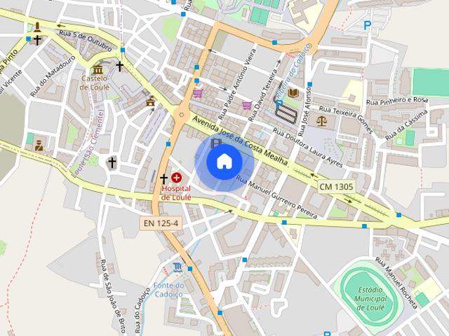 Quarto para rapariga no centro de Loule