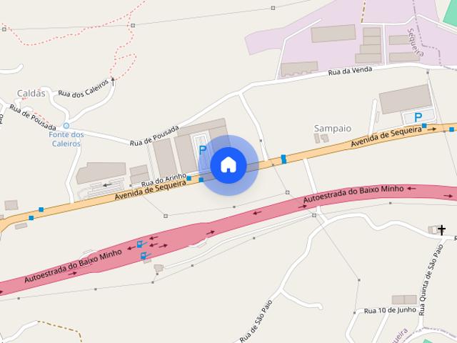 Quarto para senhora com transporte directo para Universidade