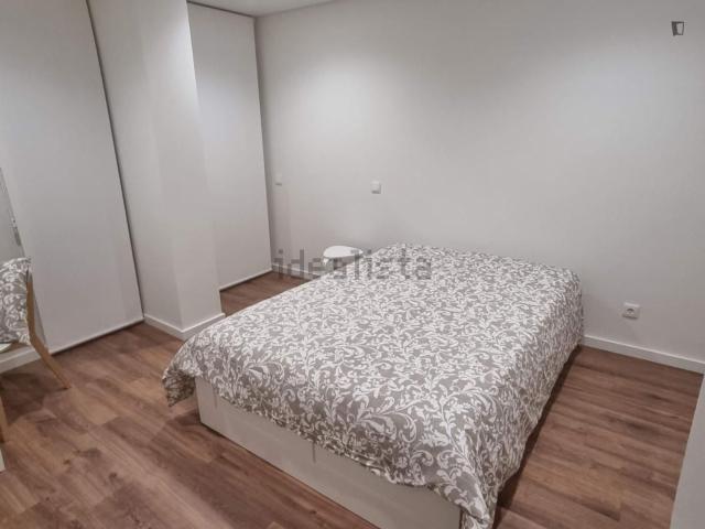 Quarto, Paranhos