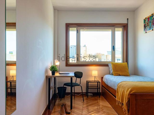 Quarto, Paranhos