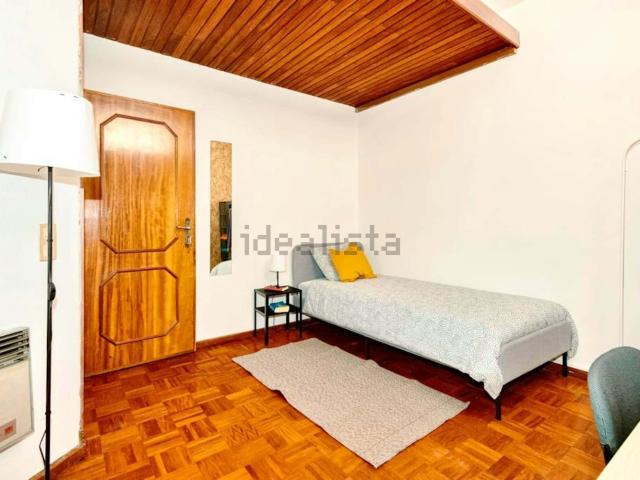 Quarto, Paranhos