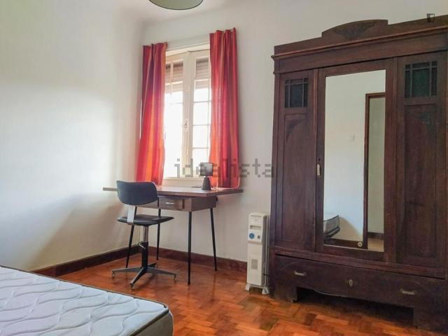 Quarto, Paranhos