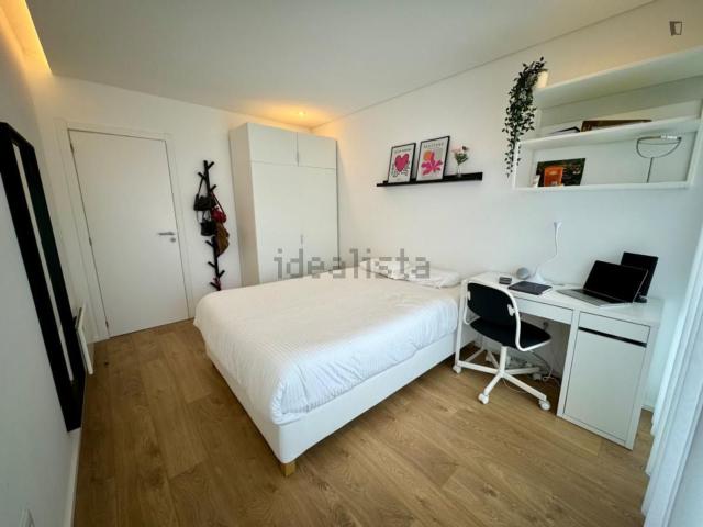 Quarto, Paranhos