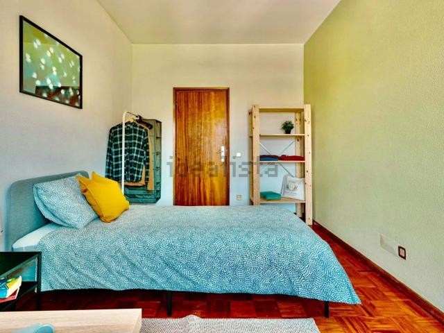 Quarto, Paranhos