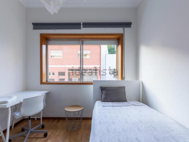 Quarto, Paranhos
