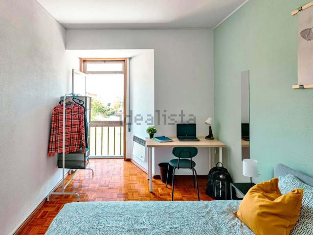 Quarto, Paranhos