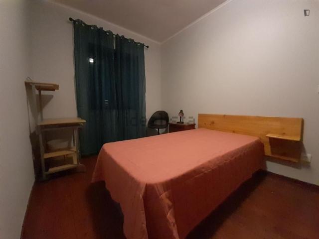 Quarto, Paranhos