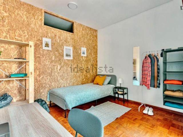 Quarto, Paranhos