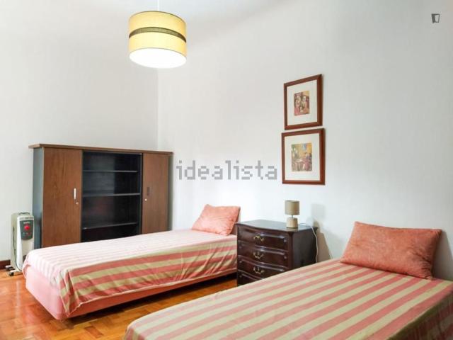Quarto, Paranhos