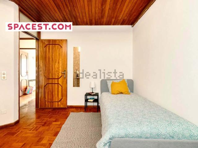 Quarto, Paranhos