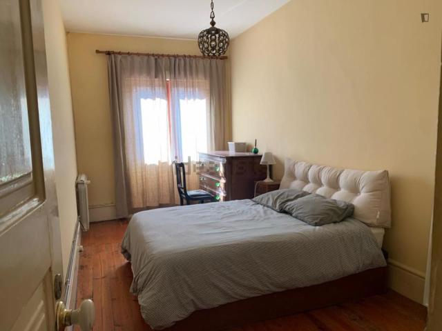 Quarto, Paranhos