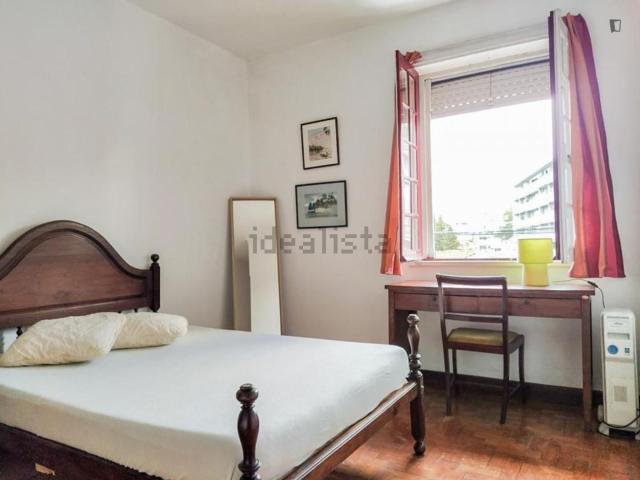 Quarto, Paranhos