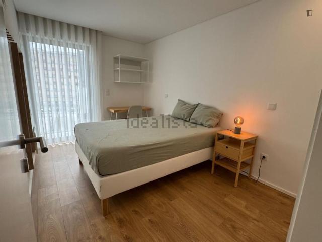Quarto, Paranhos
