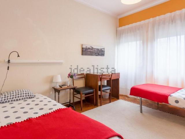 Quarto, Paranhos