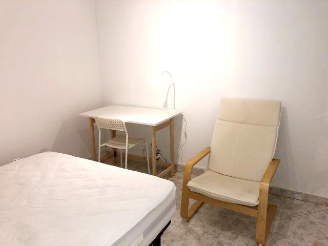 Quarto privado interior para rapaz FMH Faculdade