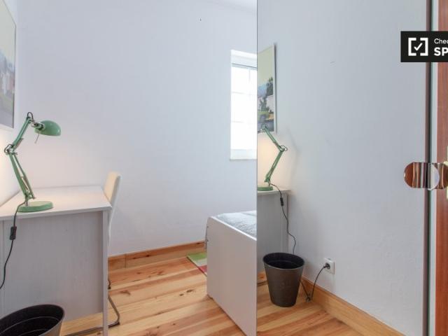 Quarto tranquilo para alugar em casa com 5 quartos, Restelo, Lisboa
