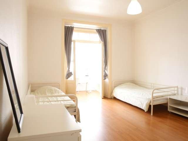 Quartos lindos para alugar em apartamento compartilhado nas Avenidas Novas
