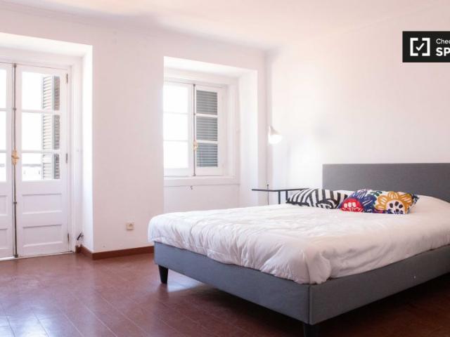 Quartos para alugar em apartamento de 2 quartos em Santo António