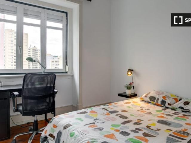 Quartos para alugar em apartamento de 4 quartos em Lisboa