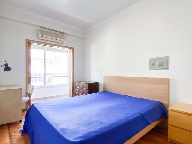 Quartos para alugar em apartamento de 4 quartos em Lisboa