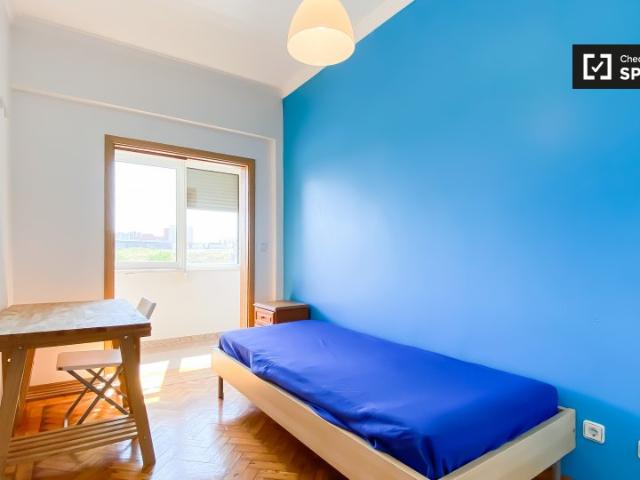 Quartos para alugar em apartamento de 4 quartos em Lisboa
