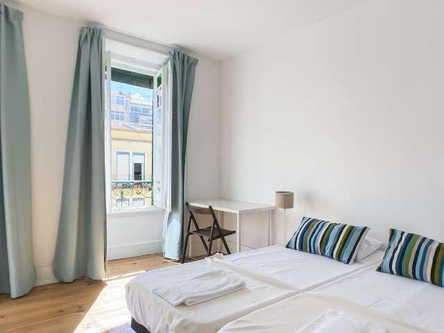 Quartos para alugar em apartamento de 6 quartos em Arroios, Lisboa