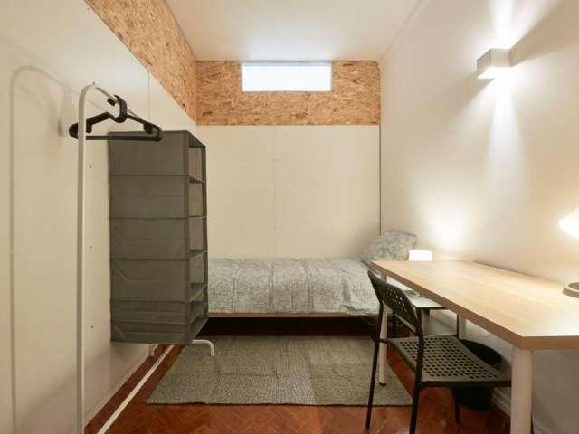 Quartos para alugar em apartamento de 7 quartos em Lisboa