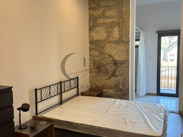 Quarto/Suite Novo Mobilado com Varanda e Cozinha/Sala Partilhada Centro de Gaia