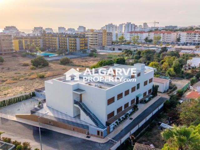 Quarteira Algarve 100358147