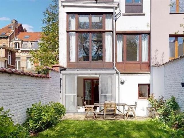 QUARTIER UE DUPLEX 2 CHAMBRES AVEC JARDIN