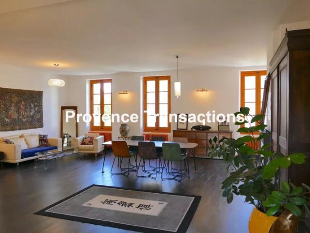 Quartier Vernet: beaux volumes et grande terrasse!