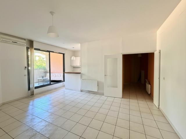 Quartier ARCEAUX Studio de 40,63 m² avec terrasse
