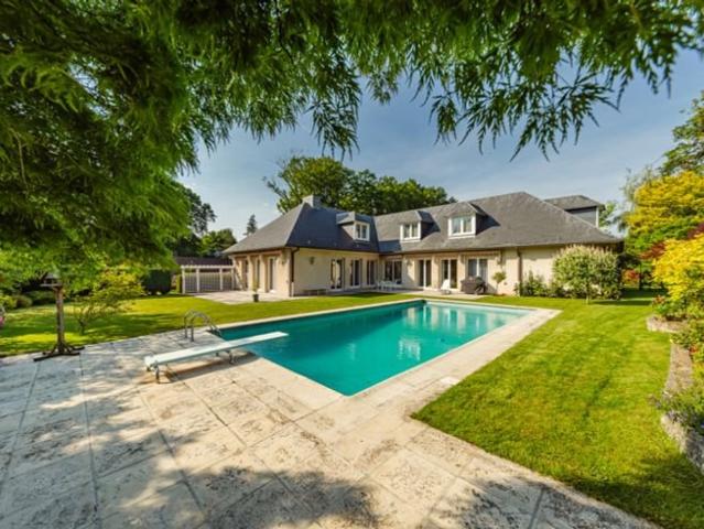 Quartier Baron d'Huart Magnifique villa avec piscine