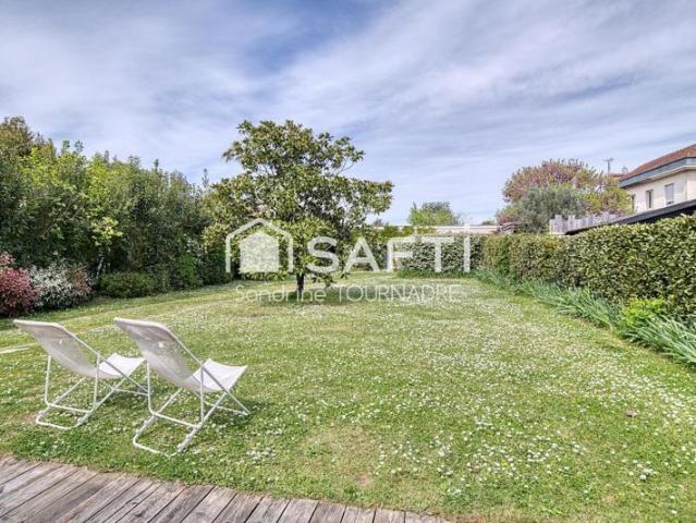 Quartier Bel Air Maison, 3 chambres, studio et double garage, jardin 700 m²