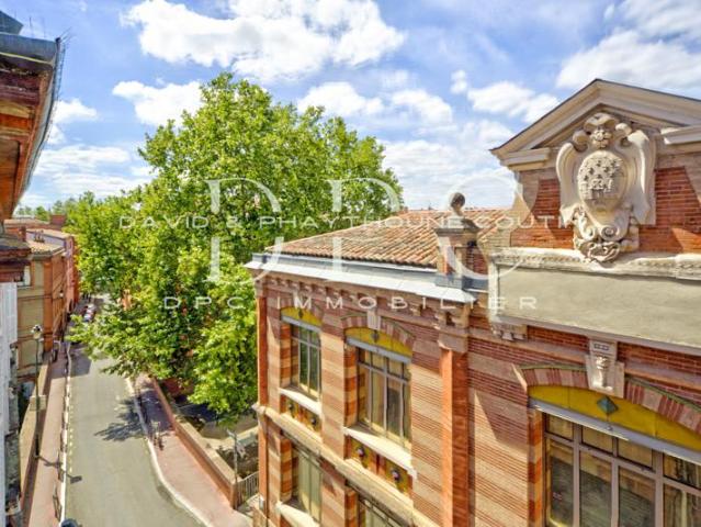 QUARTIER DES CARMES RARE MAGNIFIQUE T3 LUMINEUX PETITE R