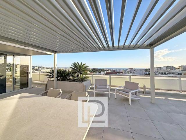 Quartier des Anglais A 900m du centre ville Appartement. 98m² Cannes