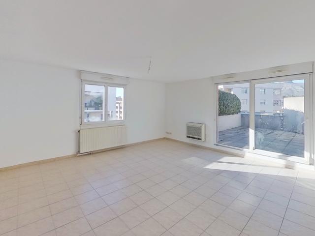 QUARTIER DES DEFENSIONS APPARTEMENT TYPE 3 AVEC GARAGE