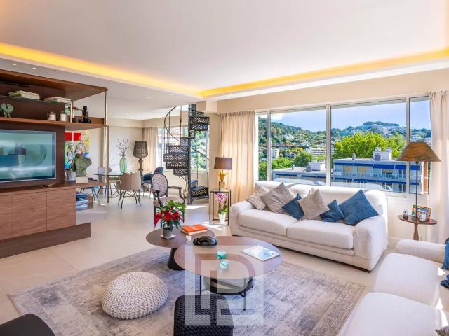Quartier du Montjoli Appartement dernier étage luxueusemen. 128m² Le Cannet