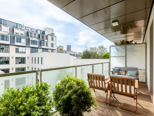 QUARTIER ECOLE MILITAIRE: BEL APPARTEMENT T2 AVEC TERRASSE