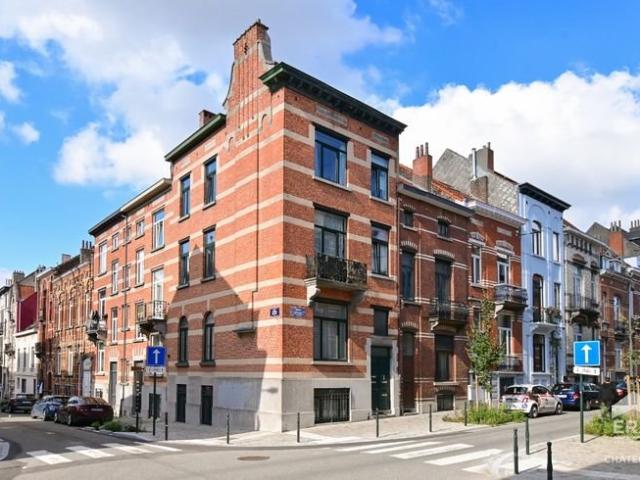 QUARTIER EUROPEEN à BRUXELLES – Bel immeuble de rapport à 5