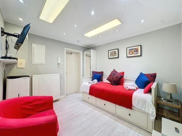 Quartier européen: Furnished studio