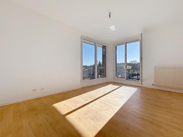 QUARTIER: GARE VILLAGE 2 PIECES AVEC UN BALCON