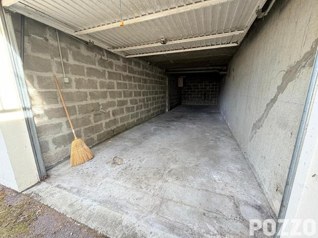 Quartier IFS Double garage en longueur dans résidence sécurisée