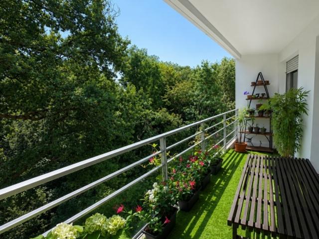 Quartier Larochefoucauld / Aguiléra, T4 de 104 m2 avec terrasse