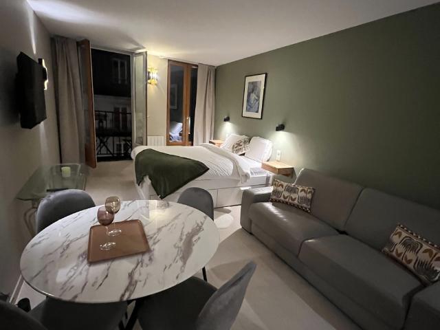 Quartier latin charming apartment