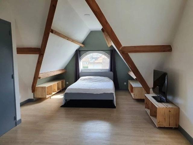 Quartier les Dix Arpents Studio meublé en dernier étage avec balcon
